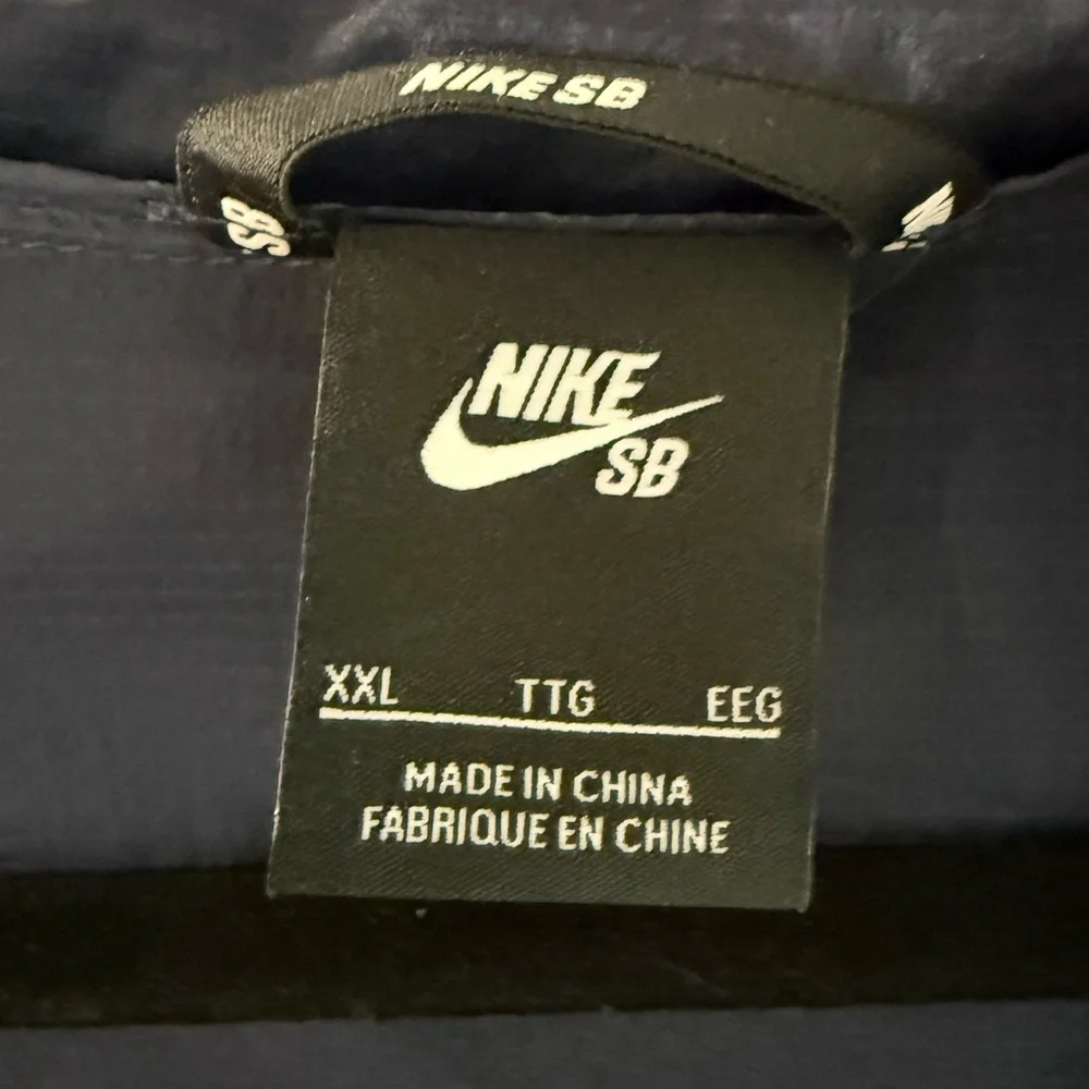 Nike SB Navy and Pink 1/2 Zip Anorak windbreaker - Picture 2 of 5